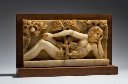 null Bas-relief en albâtre sculpté à décor d'Adam allongé
Dans le style roman
H....