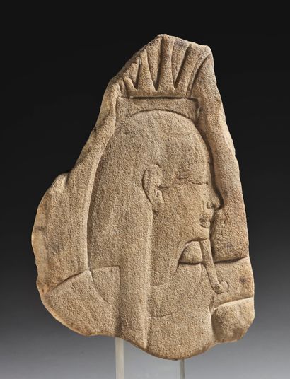 null Bas-relief figurant le dieu Hâpy de profil
Grès beige
Egypte, Basse époque (-664/-332)
H....