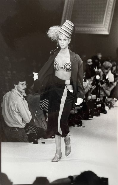 18 photos de modèles Jean-Paul Gaultier,...