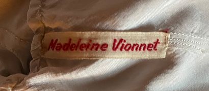 Madeleine VIONNET Robe de petite fille et son fond de robe en organdi réappliqué...