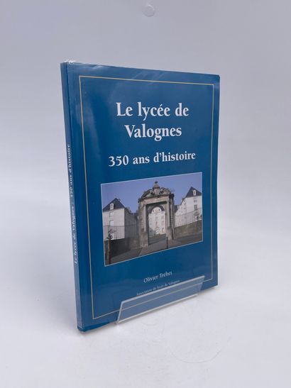 null 3 Volumes : 

- "VALOGNES", Manche-Tourisme, Élie Guéné, Pierre Leberruyer,...