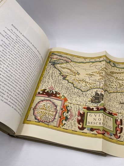 null 1 Volume : "LANDMARKS OF MAPMAKING", (An Illustrated Survey of Maps and Mapmakers),...