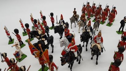null VARIOUS MANUFACTURERS. BRITAINS. Parade of the Queen of England. This lot includes:...