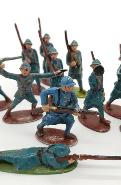 null QUIRALU. 20th century. First World War. France. Infantry in horizon blue uniform....