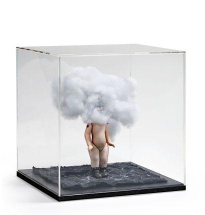 OLLAGNON Marie La tête dans les nuages / Sculpture de matériaux divers dans une boite...