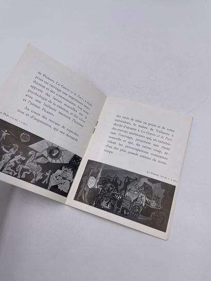 null Documents - 2 Booklets

2 Booklets "La Guerre Et La Paix", Picasso, Text Claude...