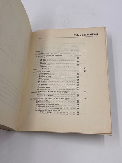 null 1 Volume : "HISTOIRE DE MÂCON ET DU MÂCONNAIS", Émile Magnien, Ed. Édition des...