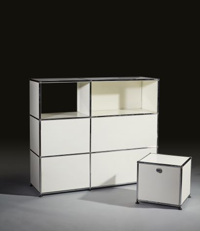 CONCEPT USM HALLER Mobilier de rangement en métal chromé et laqué blanc comprenant...