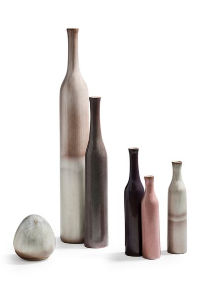 Jacques Ruelland (1926-2008) & Dani Ruelland (1933-2010) Ensemble de cinq vases bouteilles...
