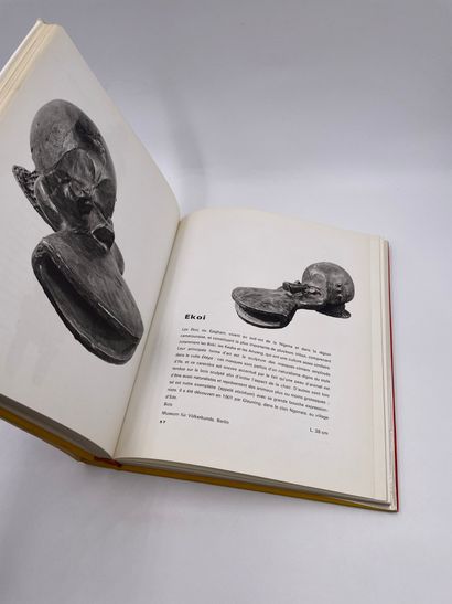 null 1 Volume : "SCULPTURES AFRICAINES", (Les Univers Artistiques des Tribus d'Afrique...