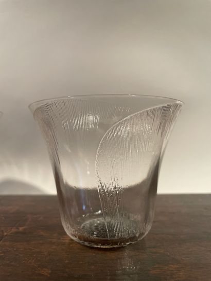 René LALIQUE Pavot model
Four goblets (H. 7,5 cm) in blown-molded glass and black...