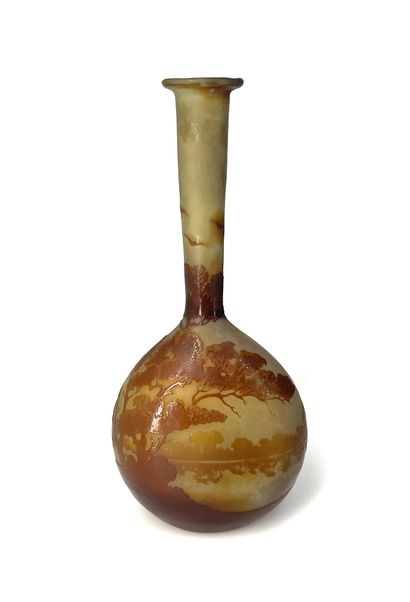ÉTABLISSEMENT GALLÉ Vase soliflore out of multi-layer glass in the brown tones with...