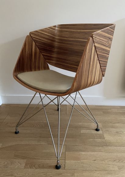 TRAVAIL MODERNE Suite of six chairs, thermoformed wood shell, chromed metal base,...