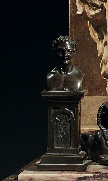 Buste de satyre en bronze sur colonne de...
