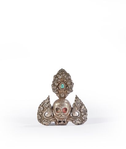 TIBET - Début XXe siècle Upper part of a danda in the shape of a citipati head in...