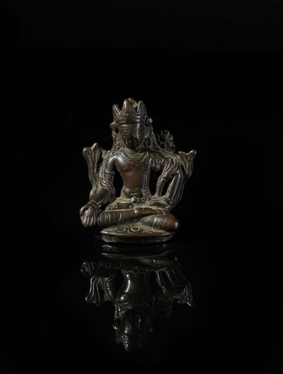 KASHMIR - IX/Xe siècle Small statuette of Padmapani (Avalokitesvara) in bronze with...