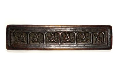 TIBET - XIIIe/XIVe siècle Wooden sutra book cover, with carved decoration of five...
