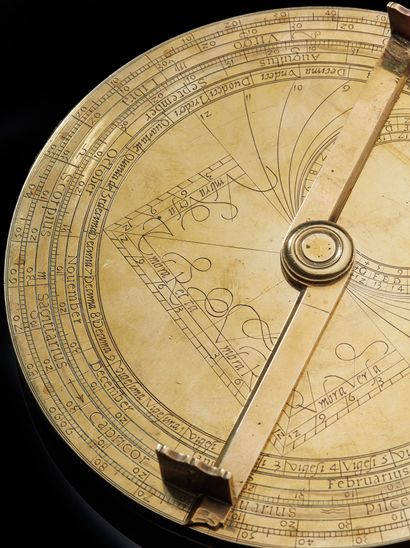 null Astrolabe européen en laiton doré, portant l'inscription ‘1543 Eramas [sic]...