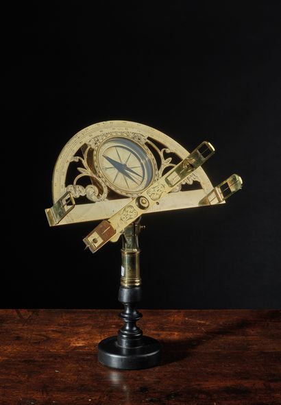 Jean-Jacques DUHAMEL (1707-1766) Brass graphometer with pinules. Turntable with floral...