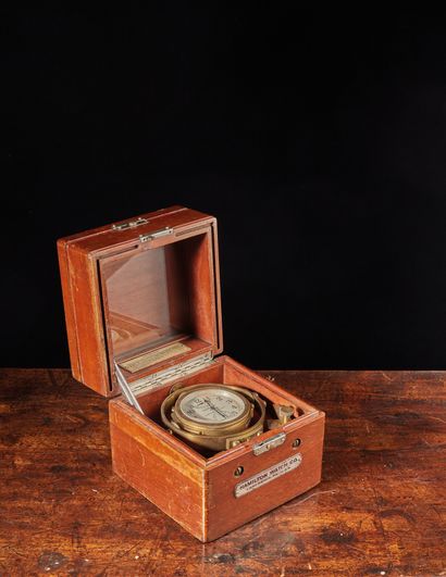 null Marine chronometer at 56 o'clock, signed Hamilton LANCASTER, USA mounted on...