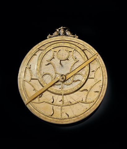 null Astrolabe européen en laiton doré, portant l'inscription ‘1543 Eramas [sic]...