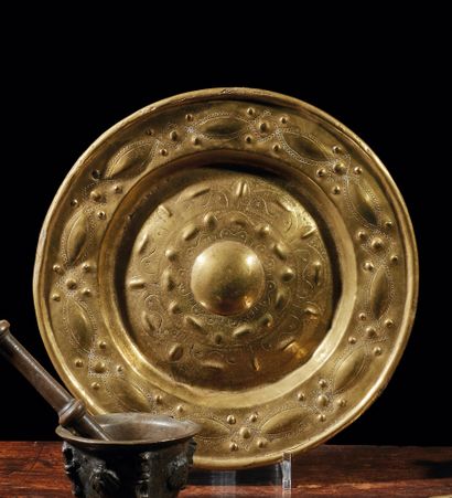 null Offering dish in stamped, embossed and engraved brass with ovals
Dinant, 17th...