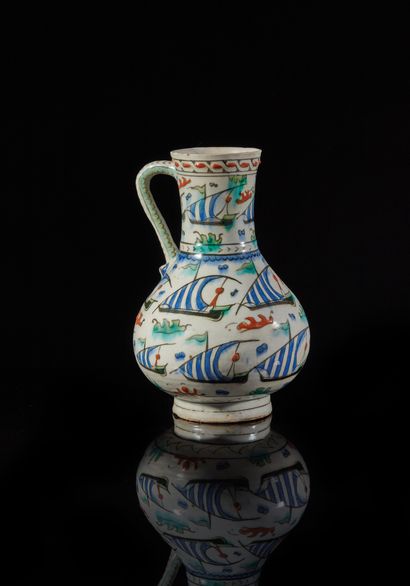 null Pitcher decorated with boats
Pitcher in siliceous ceramics, the globular body,...