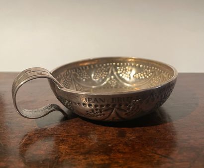null Silver wine cup with embossed grape decoration, engraved border "Jean Brullé...