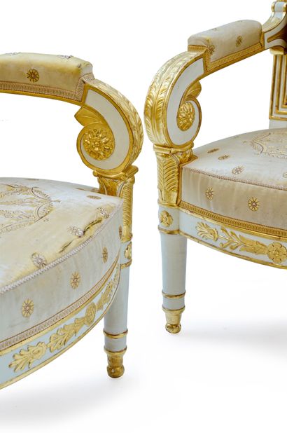 JACOB-DESMALTER, attribué à Important living room furniture in white and gilded relacquered...