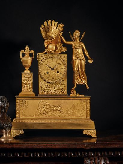 null Pendule de «la création du monde» en bronze ciselé et doré à décor floral. Le...