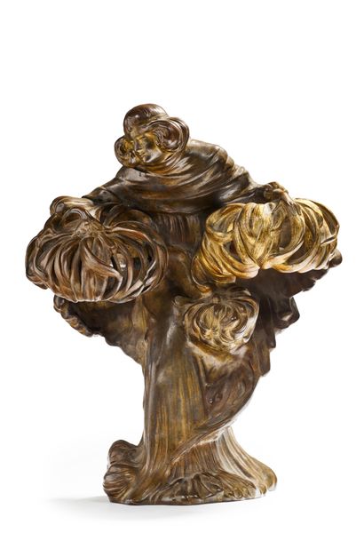 Léo LAPORTE-BLAIRSY (1867-1923) Rare sculpture forming a lamp in bronze with a brown...