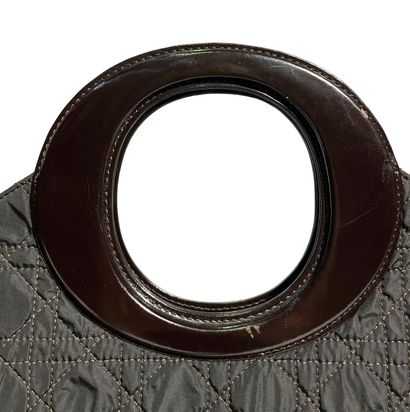 null Christian Dior. Modèle Dior Lady "O" Sac en tissu noir 33x30x8cm (usure et traces...
