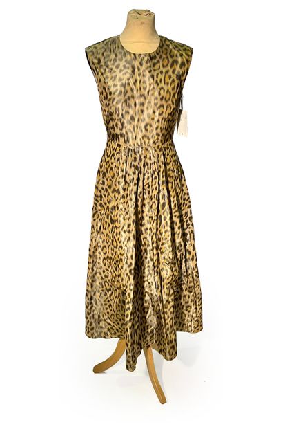 null 
Christian Dior. Leopard print silk dress size 34 new condition
