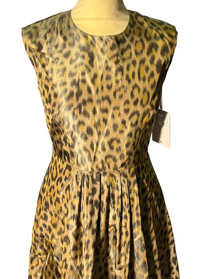 null 
Christian Dior. Robe en soie à motifs léopard taille 34 état neuf
