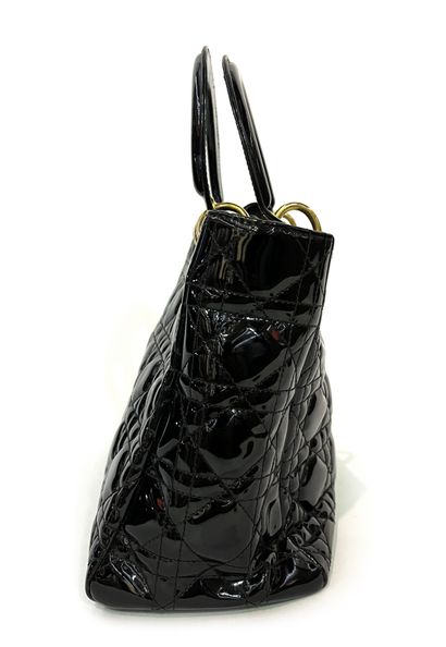 null Christian Dior. Modèle Dior Lady Sac à main en cuir verni noir 28.5x26x11cm