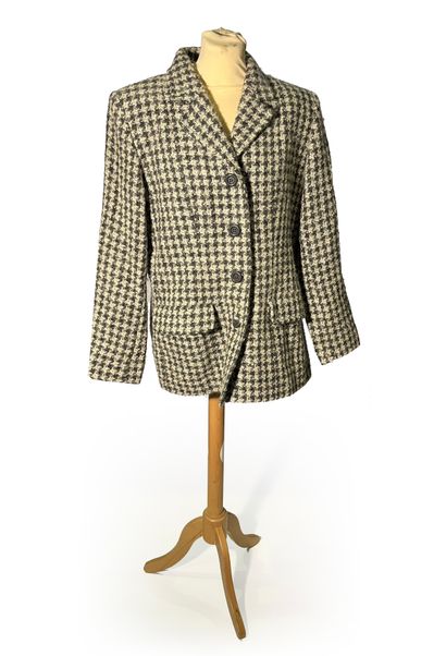 null Yves Saint-Laurent variations. Houndstooth coat size 46