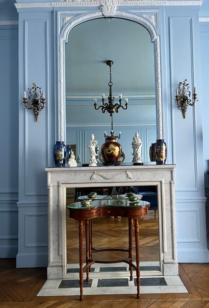 null After Mrs. G's succession: all the furniture of a Parisian apartment.

And ...