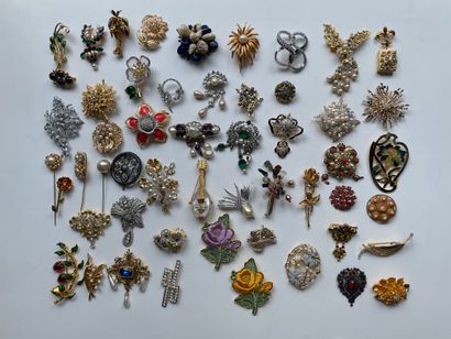 null Lot of costume jewelry