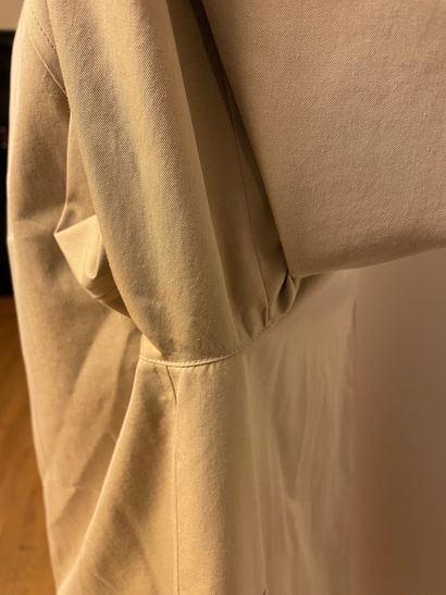 null Burberry - Beige trench coat. T.38. Very good condition, with its protective...