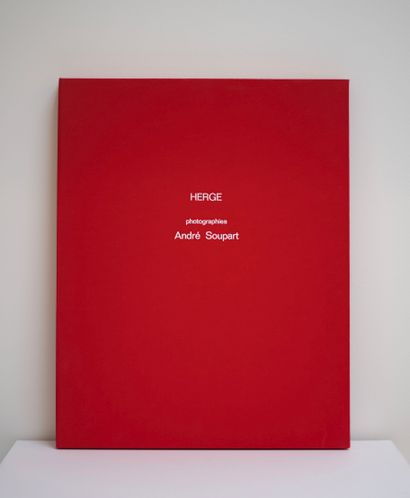 HERGÉ (1907-1983) Exceptionnel coffret toilé rouge tiré à 12 exemplaires comprenant...