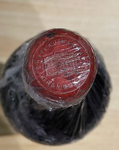 null 1 bouteille CHATEAU MARGAUX 1923. 

(Niveau bas épaule, étiquette très abîm...