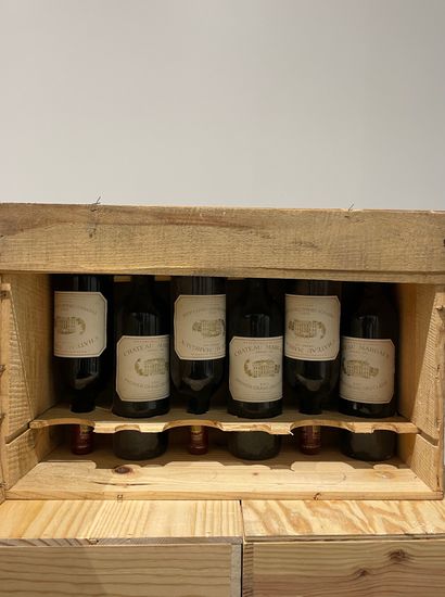 null 6 bouteilles CHATEAU MARGAUX 1985. Caisse bois d'origine ouverte