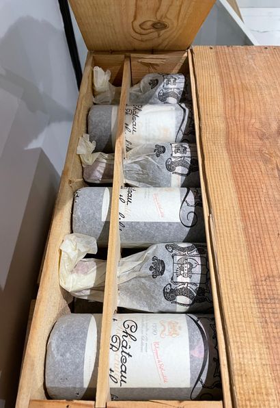 null 12 bottles CHATEAU MOUTON ROTSCHILD 1990 GCC1 Pauillac. Original wooden case....