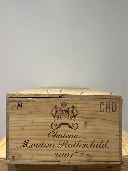 null 9 bottles CHATEAU MOUTON ROTSCHILD 2001 GCC1 Pauillac. Original wooden case...