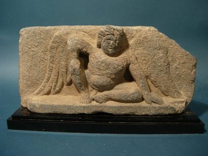 ART GRECO-BOUDDHIQUE DU GANDHARA (Ier - Vème siècle) Atlante. En schiste. L : 25...