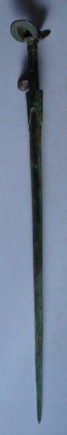 Luristan (Ier millénaire av. J.C.) Luristan (Ier millénaire av. J.C.) Epée. En bronze....