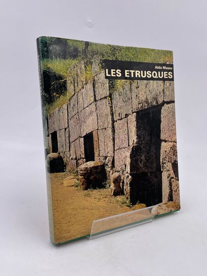 null 1 Volume: "LES ETRUSQUES", Aldo Massa, Ed. Minerva, 1973