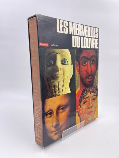 null 2 Volumes : 

- "LES MERVEILLES DU LOUVRE, Préface d'André Parrot, Ed. Réalités...