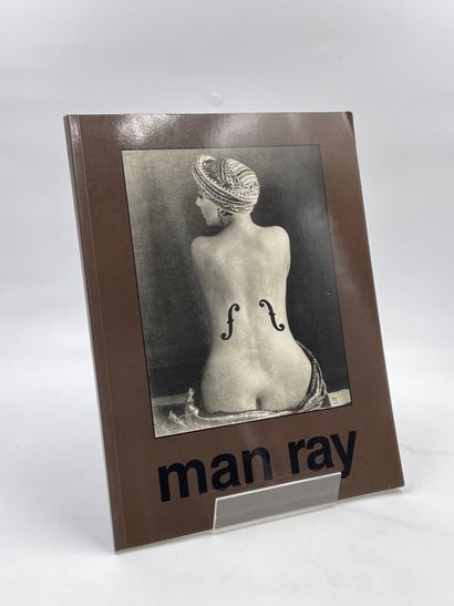 null 
1 Volume : "MAN RAY 1890-1976", Ed. Taco, 1989, Livre en Français, Anglais...