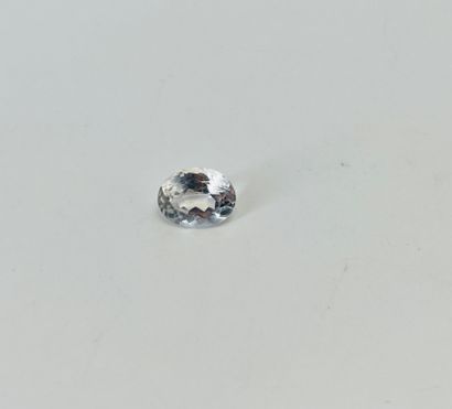 null Colorless oval faceted topaz weighing 5.45 cts Dimensions: 1.2 x 1.0 cm